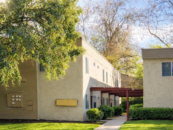 Spacious Four Bedroom Townhome, 747 W 4th Ave APT 9, Chico, CA 95926