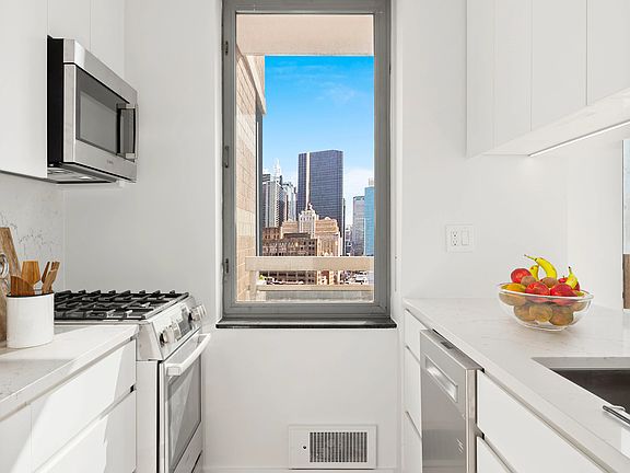 3rd image of 500 W 43rd St #34AF