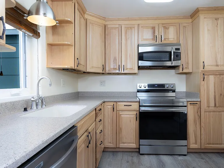 2223 Mercier St — Photo 4