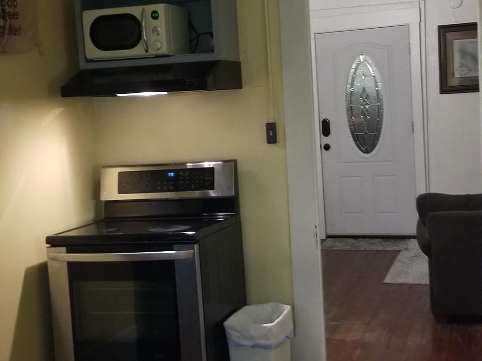 1st image of 415 Mary St