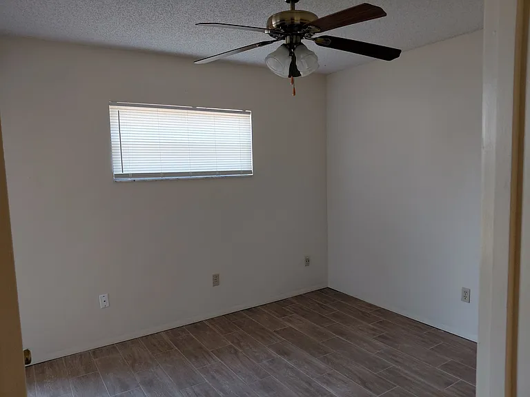 1402 Pleasant Oak Ln #1402 — Photo 6