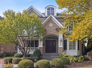 832 S Colfax Ave, Elmhurst, IL 60126