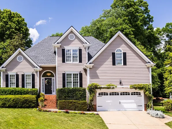 114 Highlands Lake Dr, Cary, NC 27518