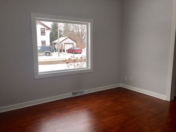 5th image of 523 E Franklin St
