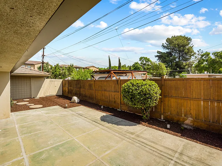 Monarch Terrace (K04) — Photo 53