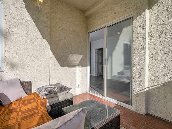 3rd image of 1228 N La Cienega Blvd