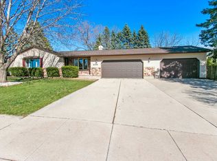 409 Lois St, De Pere, WI 54115