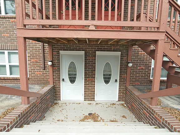 2nd image of 218 W Atchison St #2C