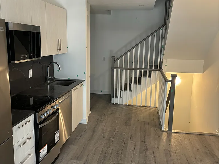861 Sheppard Ave W #61 — Photo 3