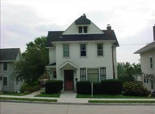 1260 W 5th St, Dubuque, IA 52001