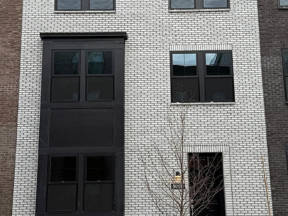 1st image of 906 Woodlawn Ave #F