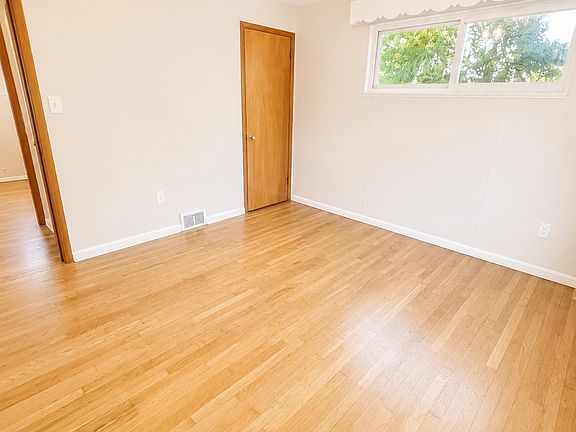 5th image of 10135 Pearl Rd