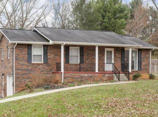 201 Rainbow Dr, Jonesborough, TN 37659