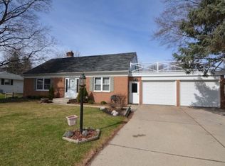 1912 Strawberry Ln, Green Bay, WI 54304