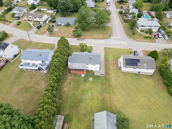 3rd image of 8 Antoinette Street