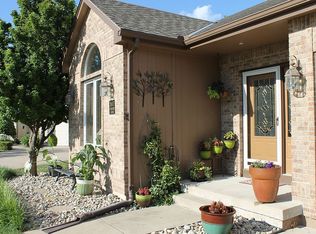 507 NW Ashurst Ct, Lees Summit, MO 64081