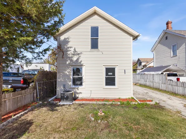 218 E 2nd St, Belvidere, IL 61008