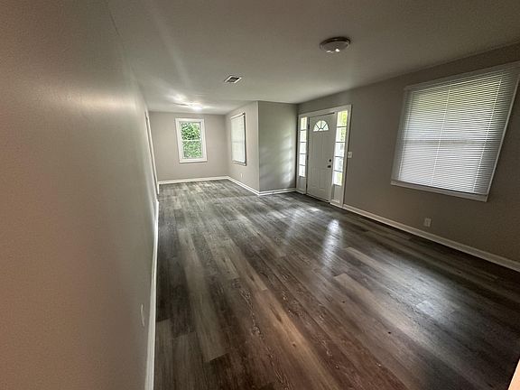 4th image of 2430 Woodlawn St