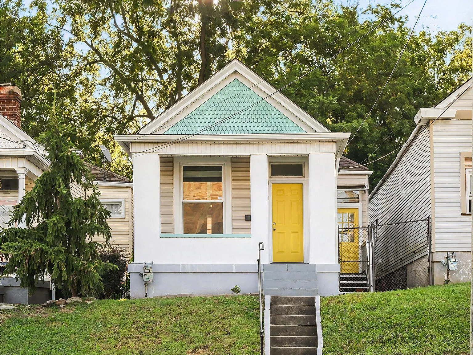 2 bed, 1.0 bath, 725 sqft, $1,395 — Photo 1