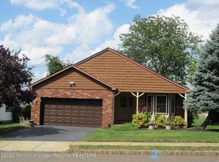 33 Murray Hill Ter, Marlboro, NJ 07746
