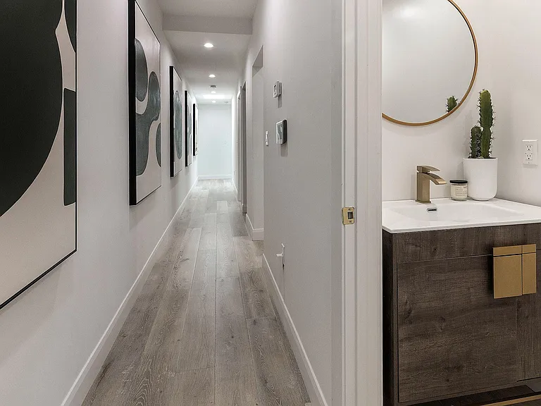 622 N Gardner St — Photo 28