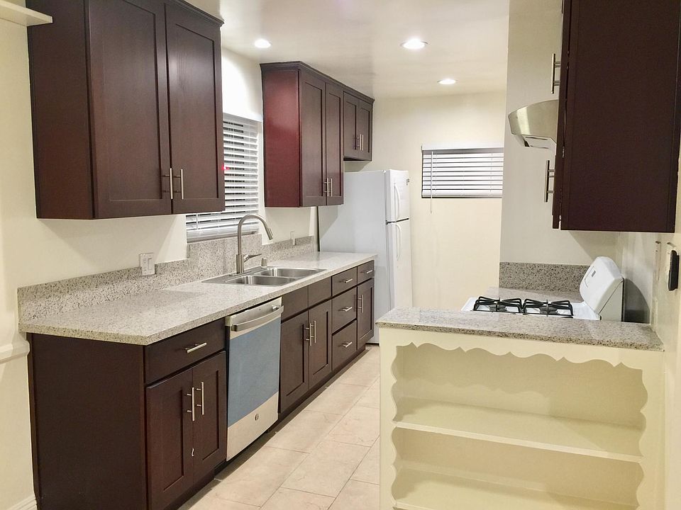 1st image of 2225 Ocean Park Blvd #1