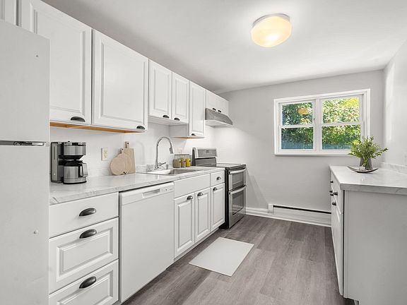 5th image of 47 Colborne Rd APT 1