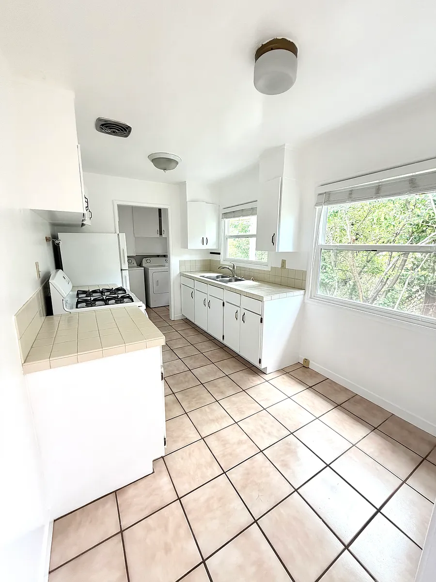 Building Photo - 207 Marin St #A