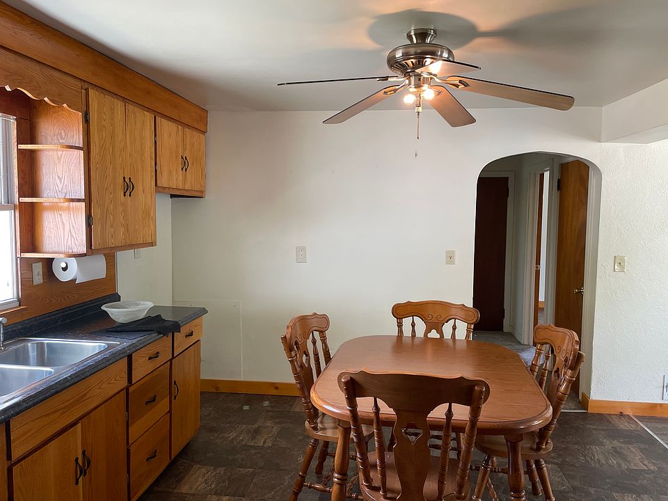 2nd image of 140 Poplar Rd