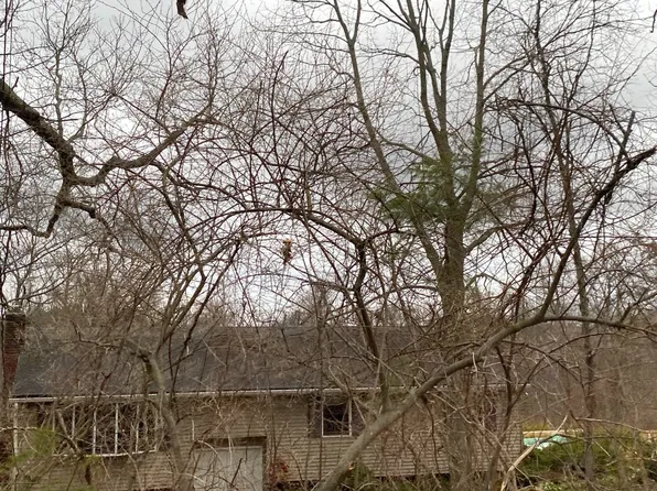 23 Blackstone St, Sutton, MA 01590