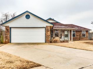 1901 Bluegrass Ct, Moore, OK 73160