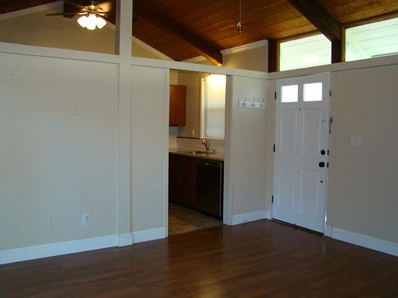 4th image of 606 Millich Dr #B
