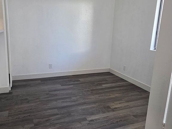 3rd image of 14104 Yukon Ave APT 8