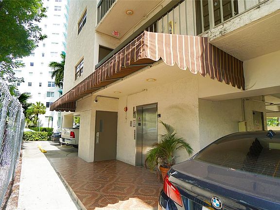 5th image of 833 West Ave APT 205