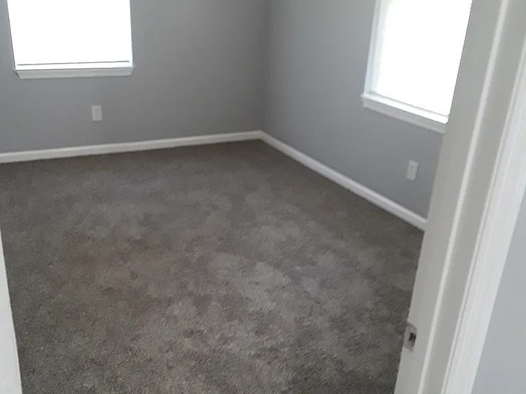 613 Shepard Ave — Photo 9