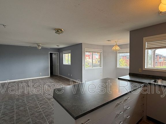 4th image of 3779 Carrall Rd #4