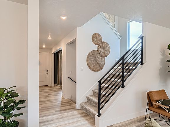 4th image of 2458 N Wildflower Ln