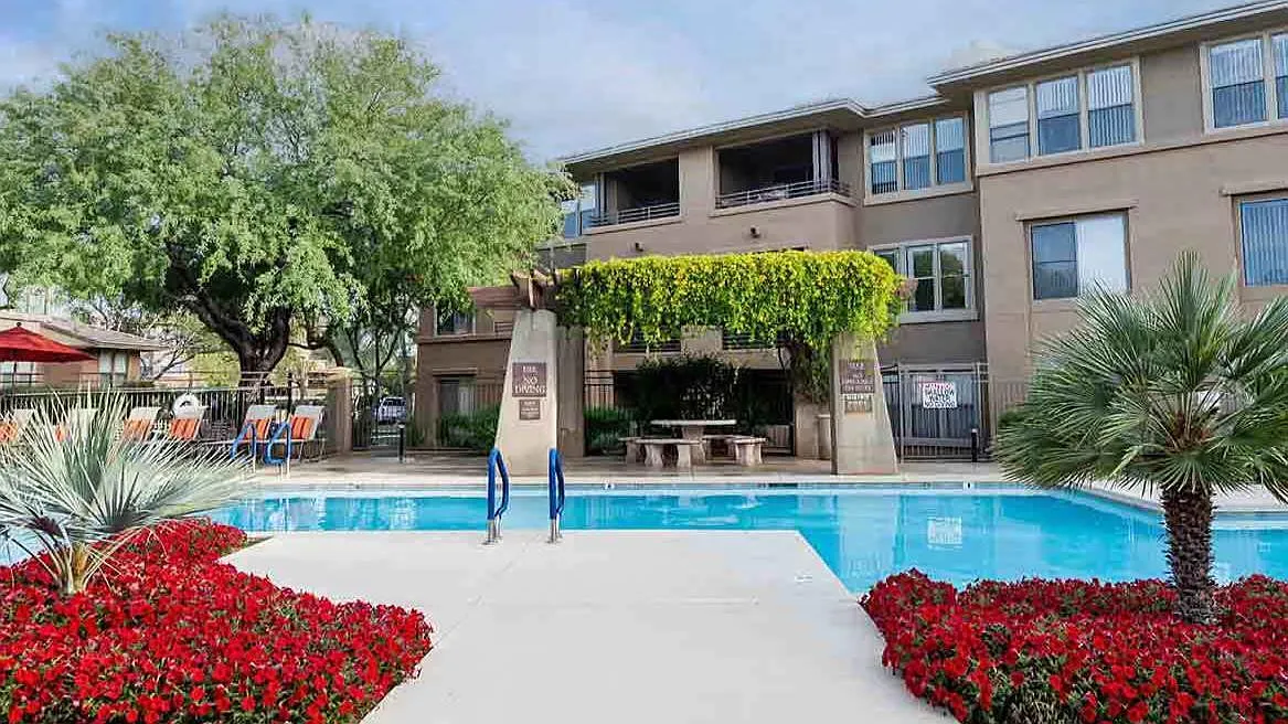 1 bed, 1.0 bath, 798 sqft, $1,650 — Photo 3