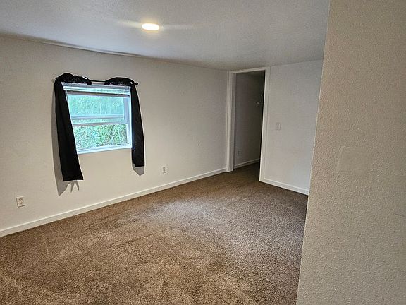 2nd image of 2154 Burnstead Dr APT 4