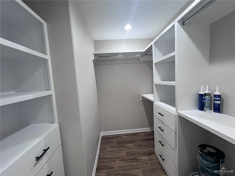 1726 La Paloma Ave — Photo 3