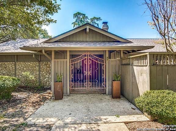 3rd image of 2822 Belvoir Dr