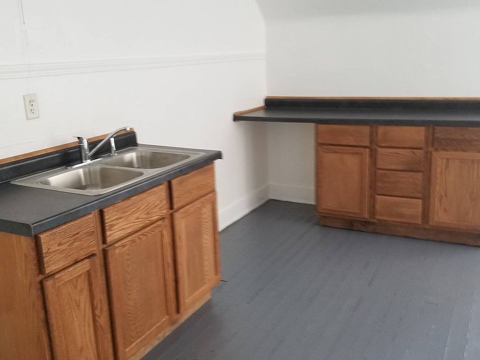 2nd image of 415 N Webster St APT 3