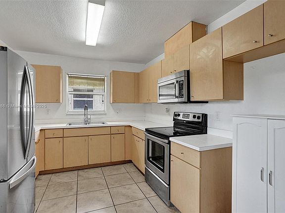3rd image of 2221 NW 24th Ct