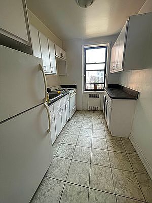 3rd image of 300 Linden Blvd APT 5E