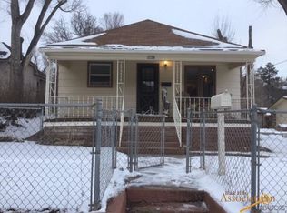 2138 Minnekahta Ave, Hot Springs, SD 57747