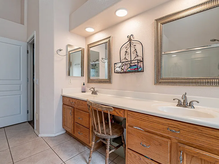 3877 E Washington Ct — Photo 30