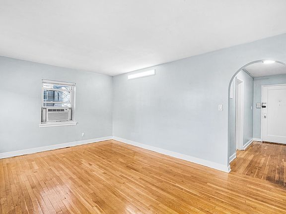 4th image of 40 Glenwood Ave APT 2F