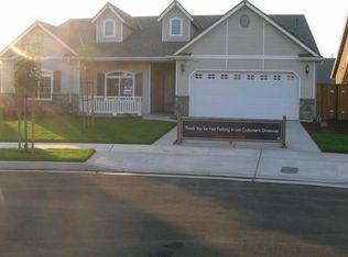 1113 N Valley Ct, Visalia, CA 93291