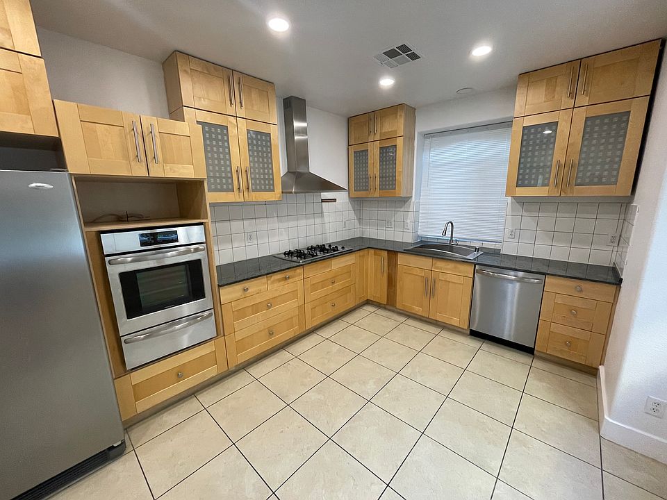 1st image of 1024 Bannockburn St
