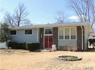 915 Brookvale Ter, Ballwin, MO 63021